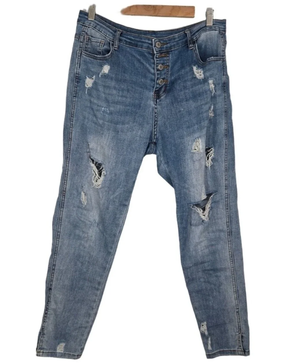 comfy distressed skinny jeans